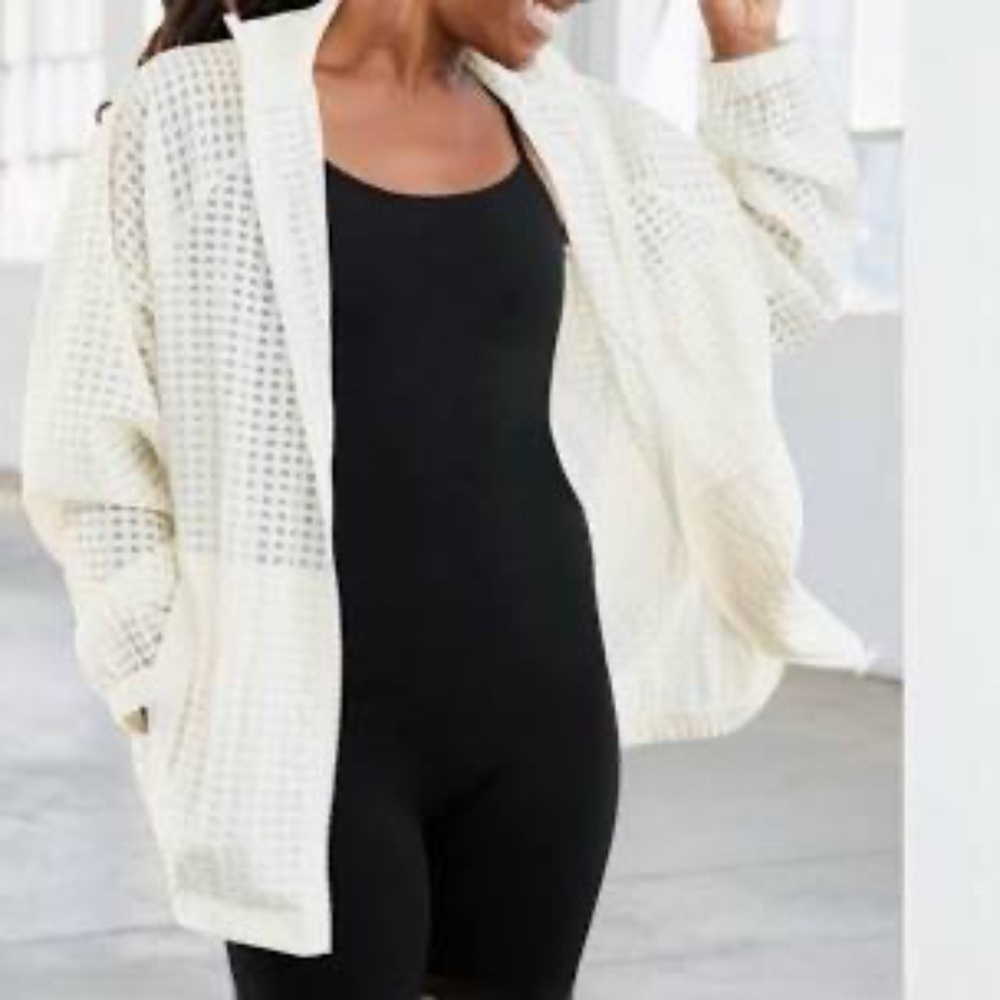 Fabletics NWOT Cleo Cream Sheer Grid Detail Lightweight Jacket/Windbreaker Sz S
